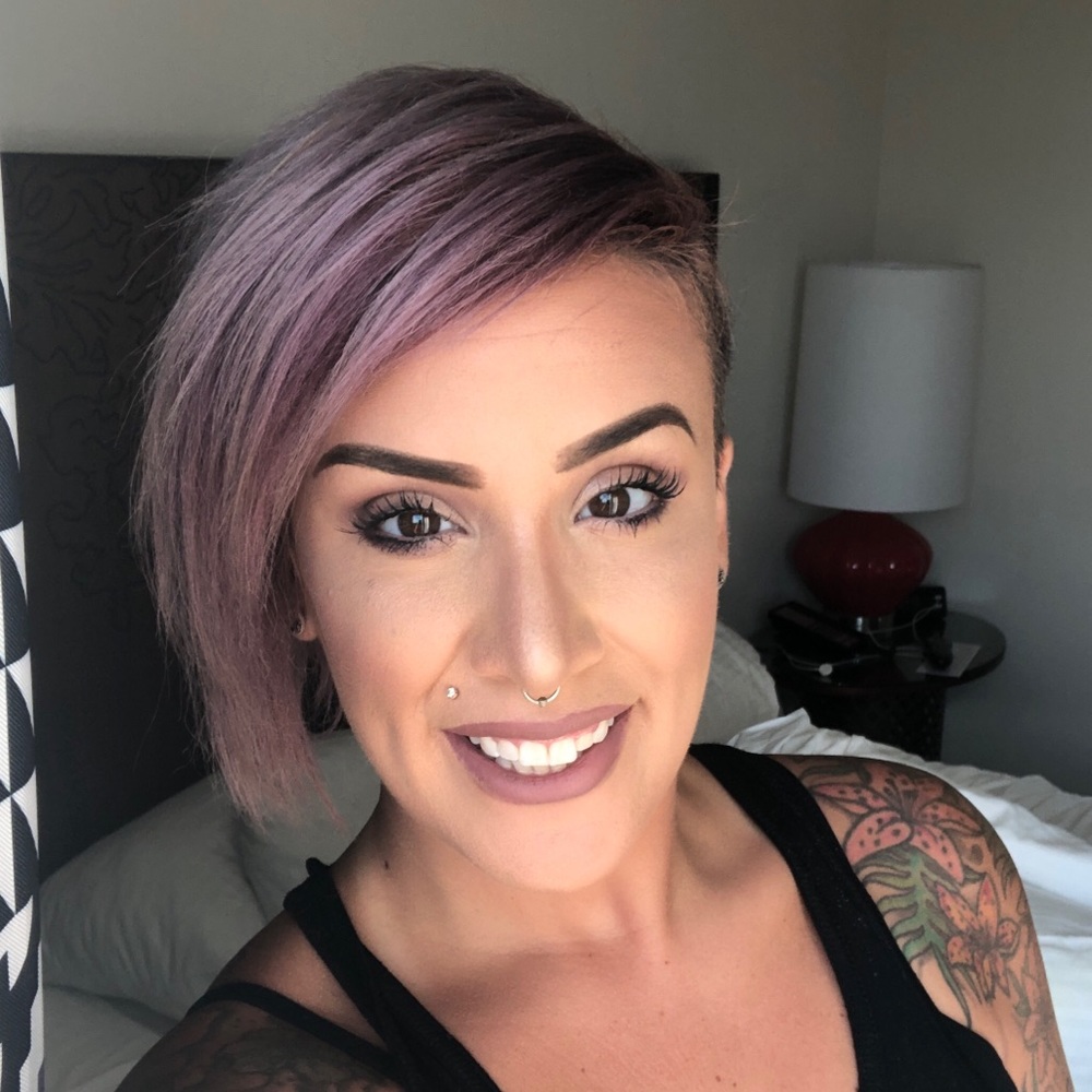 Meet your Posher, Nicole